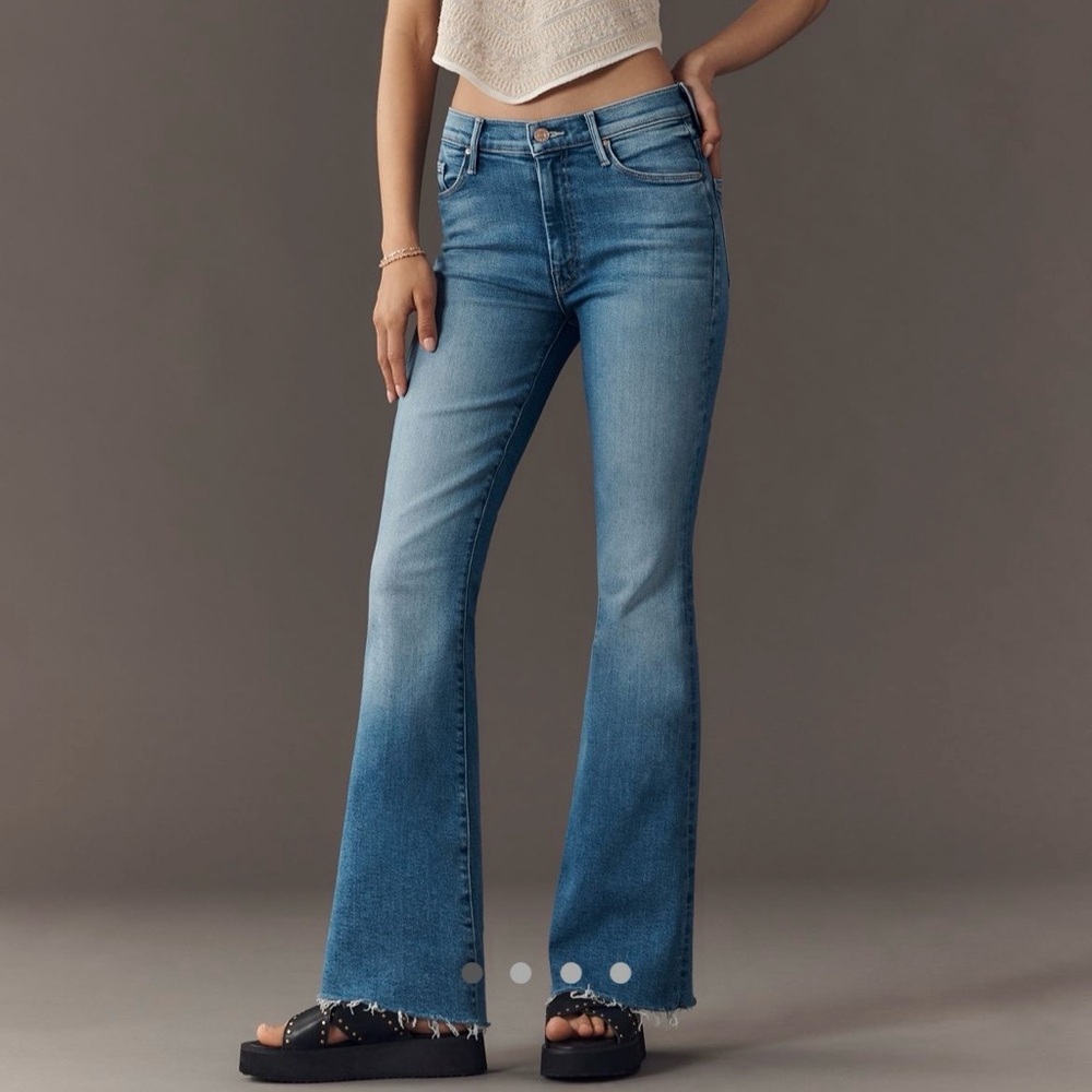 MOTHER The Weekender Mid-Rise Flare Jeans